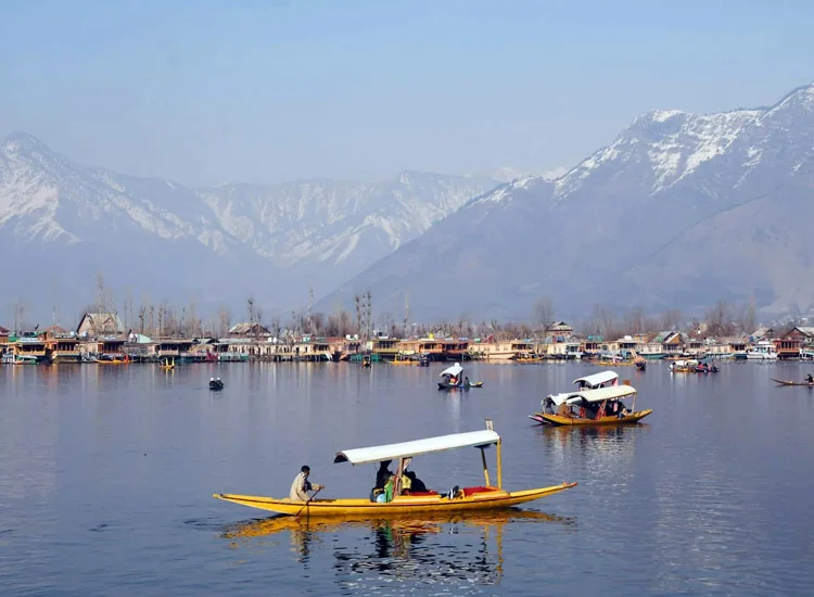2026 में भारत घूमने के तरीके को बदलने वाले मॉडर्न ट्रैवल ट्रेंड्स क्या हैं?